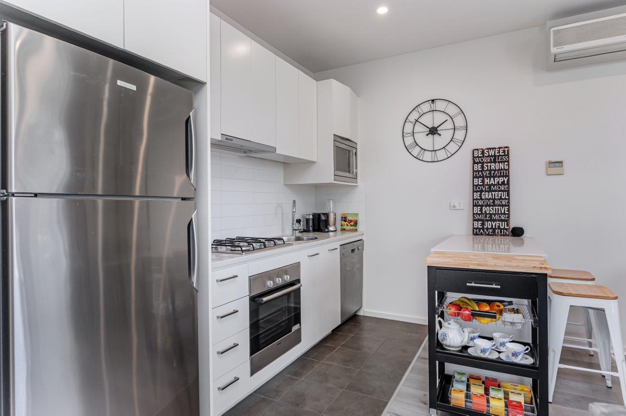 Zen Waters Retreat full sized kitchen